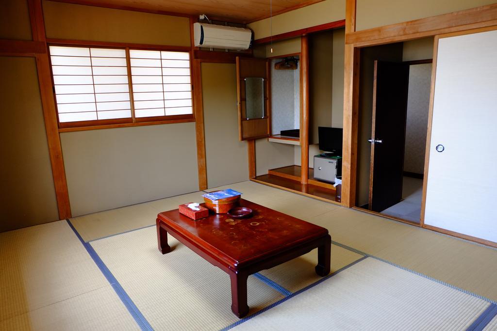 Komaya Ryokan Fujikawaguchiko Habitación foto